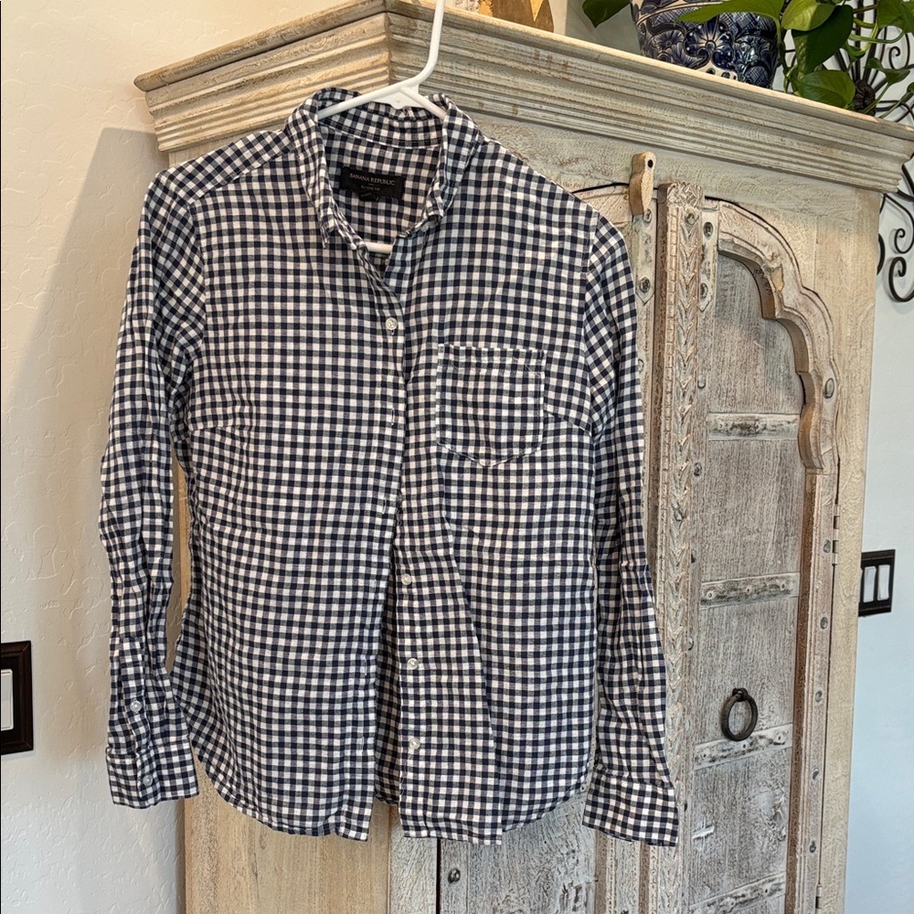 Banana Republic Navy & White Gingham Button-Down Shirt